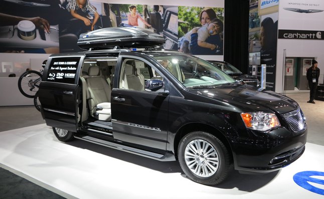 2013 Chrysler Town & Country S Gets Moparized: 2012 LA Auto Show