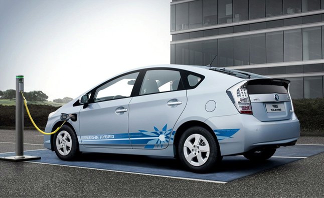 Consumers More Interested in Plug-in Hybrids Than Electric Vehicles: Study