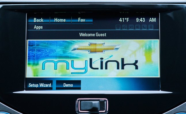 GM Introduces New App Framework for Vehicle-Exclusive Apps at 2013 CES
