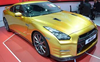 Usain Bolt's Gold GT-R Crowns Nissan Booth: 2013 Detroit Auto Show