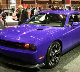 2013 Dodge Challenger Gets Two Heritage Color Options
