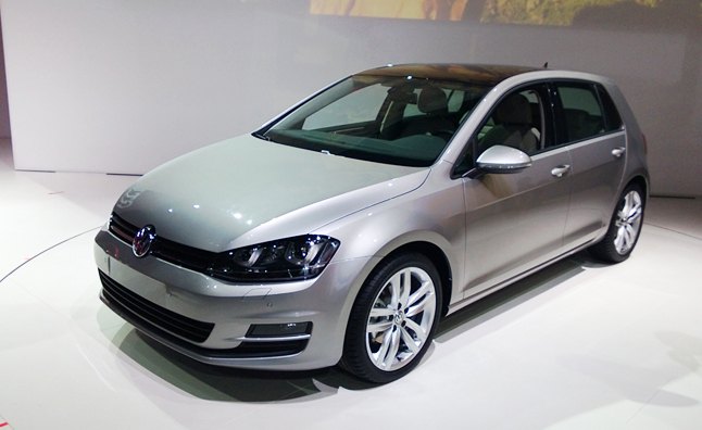 VW Golf Optional Carbon Fiber Roof Helps Performance