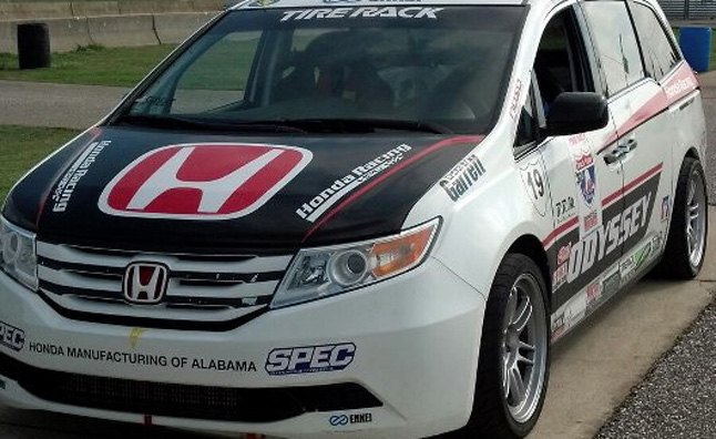 IndyCar's Simon Pagenaud to Pilot 500-HP Honda Odyssey at Pikes Peak