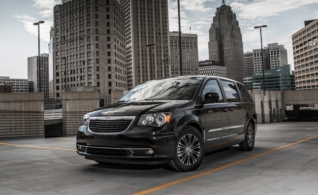 Chrysler Town and Country to Live On, Dodge Caravan Out?