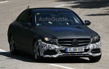 2014 Mercedes C-Class Front End Revealed in Spy Photos