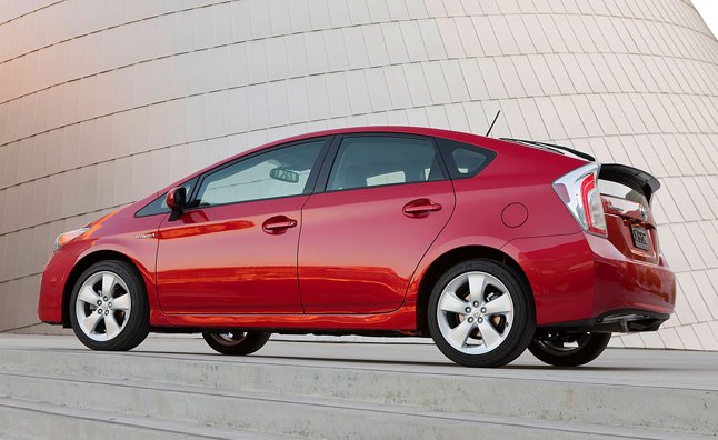 Toyota Holds Over 60 Percent of California's Hybrid Market