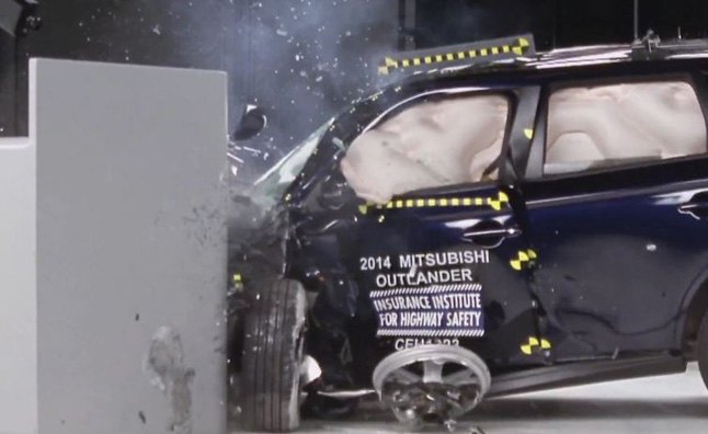 2014 Mitsubishi Outlander Rated as Top Safety Pick Plus