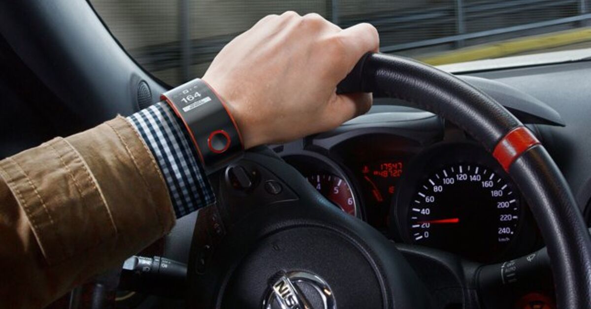 Smartwatch Auto NISMO Smartwatch Concept Connects Driver and Car | AutoGuide.com