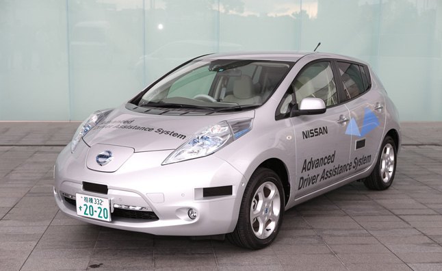 Nissan Begins Public Road Tests of Driverless Leaf