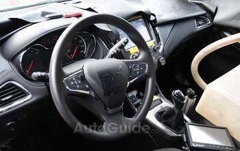 2015 Chevrolet Cruze Interior Revealed in Spy Photos