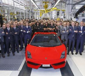 Lamborghini Gallardo Gets Goodbye Kiss in Italy