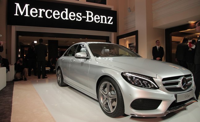 2015 Mercedes C-Class Gets Curvy New Curb Appeal