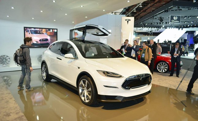 Tesla Model X Falcon Wing Doors to See Production