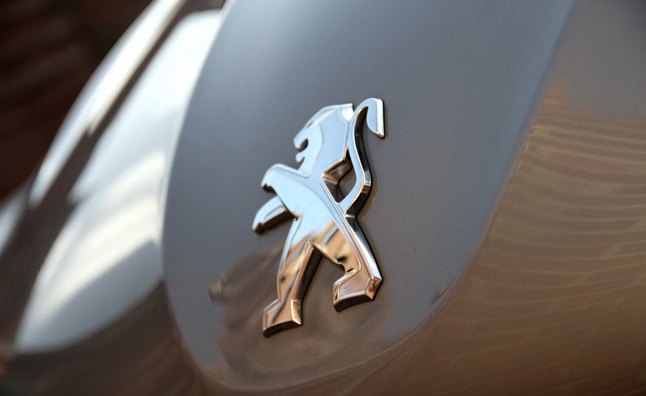 peugeot gets 1 1b investment from dongfeng