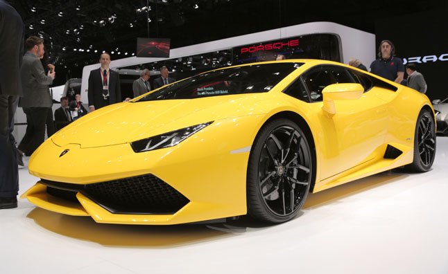 Lamborghini Huracan Charges Into Geneva