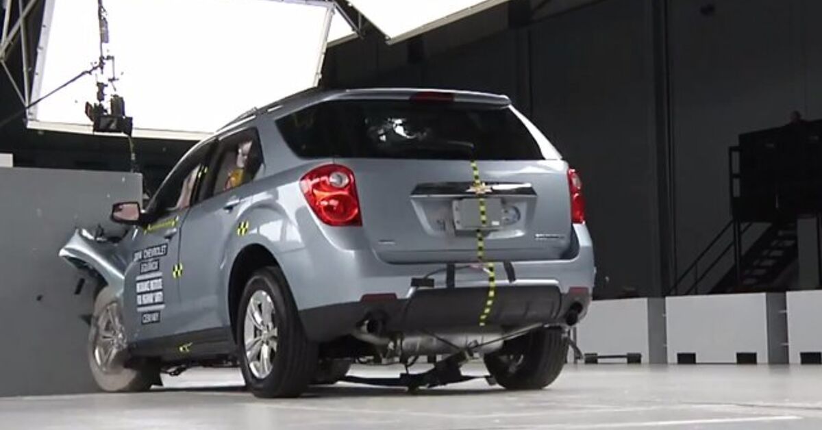 Crossover Problems Most Midsize Crossovers Still Fail Small Overlap Test | AutoGuide.com