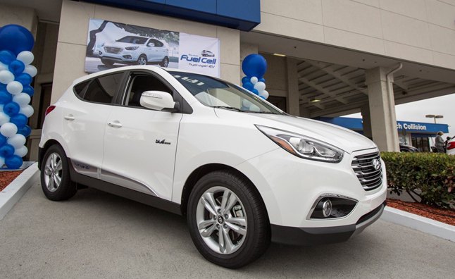 First Hydrogen-Powered Hyundai Tucson Delivered in US