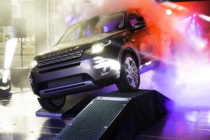 First Land Rover Discovery Sport Leaves the Building