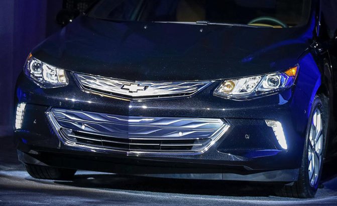 2016 Chevy Volt Revealed at Consumer Electronics Show