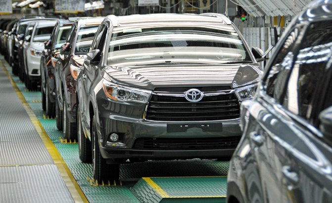 Toyota Beats Detroit 3 in Per-Car Profit