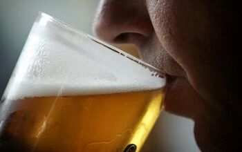 Peak Drinking Age of Men is 25: Study