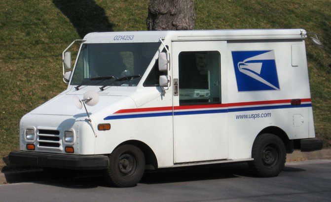 Ford, Chrysler Bidding to Build Mail Trucks