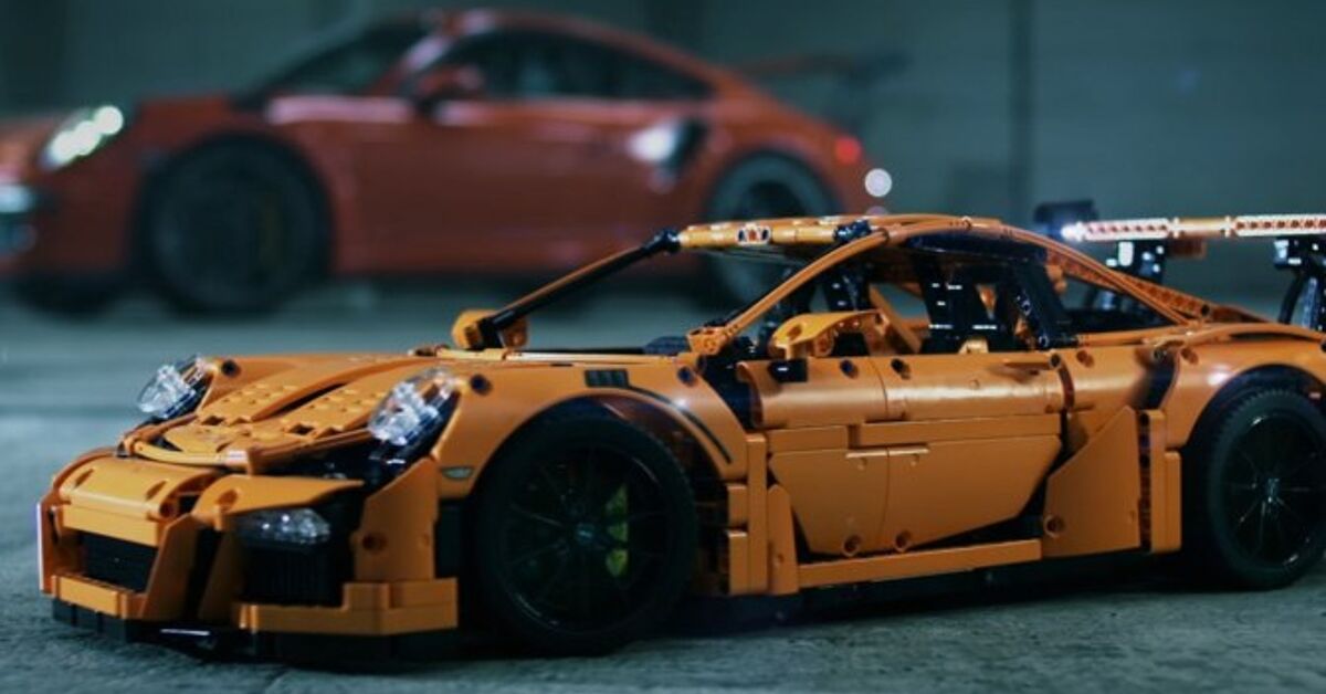 The LEGO Porsche 911 GT3 RS Is Expensive, But We Still Want One