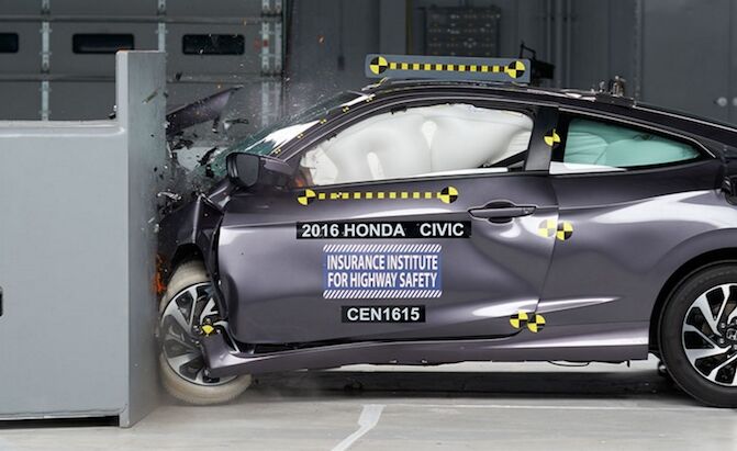 2016 Honda Civic Coupe Nabs Top Safety Award From IIHS