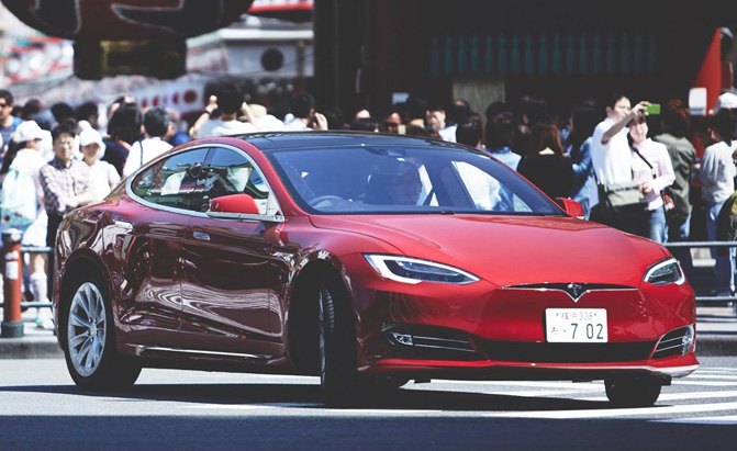 Tesla Safety Concerns Faked: Musk