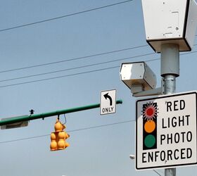IIHS Study Reveals Red Light Cameras Save Lives
