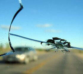 Should You Replace Or Fix A Cracked Windshield AutoGuide Com   Should You Replace Or Fix A Cracked Windshield 