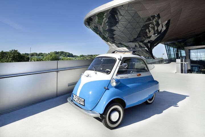 BMW Isetta 250 Export on its daily tour through the BMW Welt (05/2011)