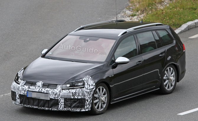 Extensively Updated Volkswagen Golf to Premiere in Early November