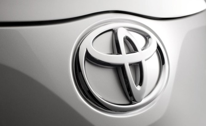 toyota tops automakers in best global brands 2016 rankings