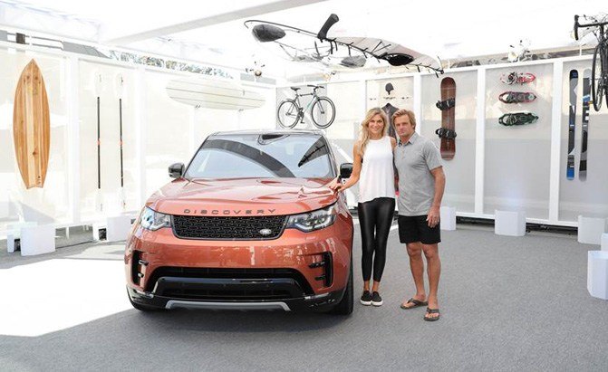 Land Rover Discovery Pops Up in Southern California
