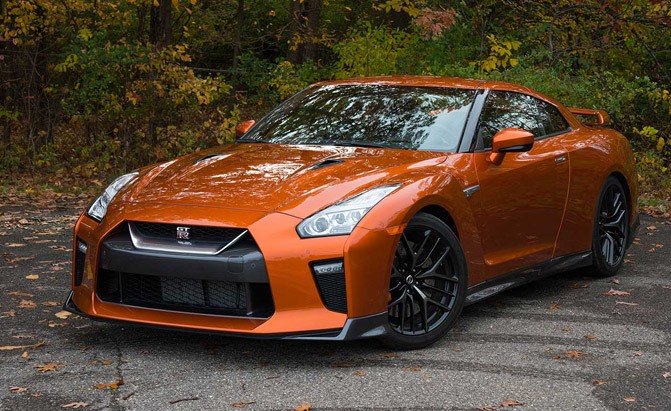 Feature Focus: What's New in the 2017 Nissan GT-R
