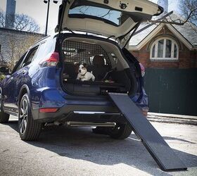 NEW YORK (April 11, 2017) - The results are in - dog owners agree that their four-footed friends should be as safe and comfortable in a vehicle as their two-footed fellow passengers. Dog owners also rate clip-in harnesses and non-spill water dispensers as the most appealing dog-friendly accessories in a dog friendly vehicles. The new Nissan "Rogue Dogue" project vehicle takes those ideas to heart - and adds a pack more - just in time for the one-off project's debut at the 2017 New York International Auto Show.