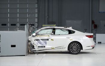 2017 Kia Cadenza Aces IIHS Crash Tests