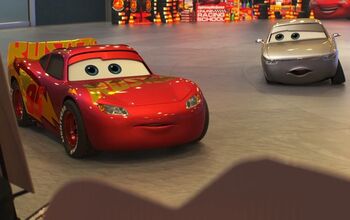 New Cars 3 Trailer Shows Lightning McQueen Getting Back on Track