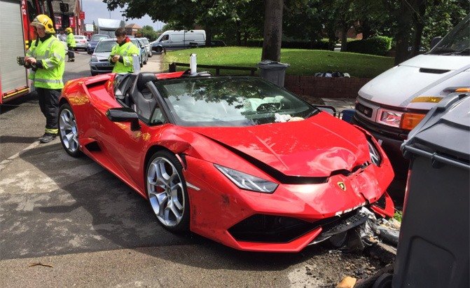 Someone Crashed a Rental Lamborghini Huracan Spyder
