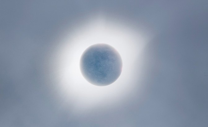 land rover wins for having the coolest solar eclipse photo so far