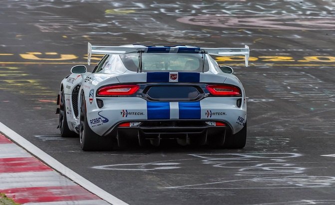 dodge viper acr fails to set lap record in nurburgring return