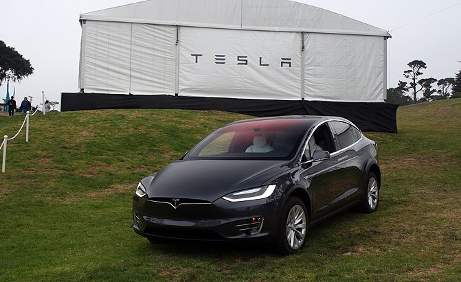 Delays on Tesla's Driverless Technologies Spark Controversy
