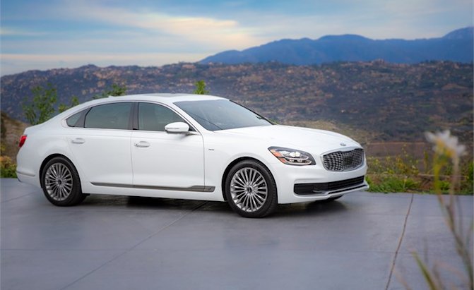Here's Why Kia Brought Back the Slow Selling K900