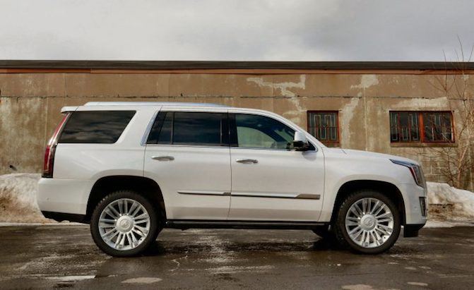 Cadillac Offers $10k Escalade Discount Amid Arrival of New Lincoln Navigator