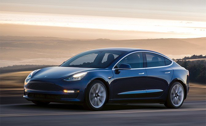New Tesla Model 3 Mid Range Can Go 260 Miles on a Charge