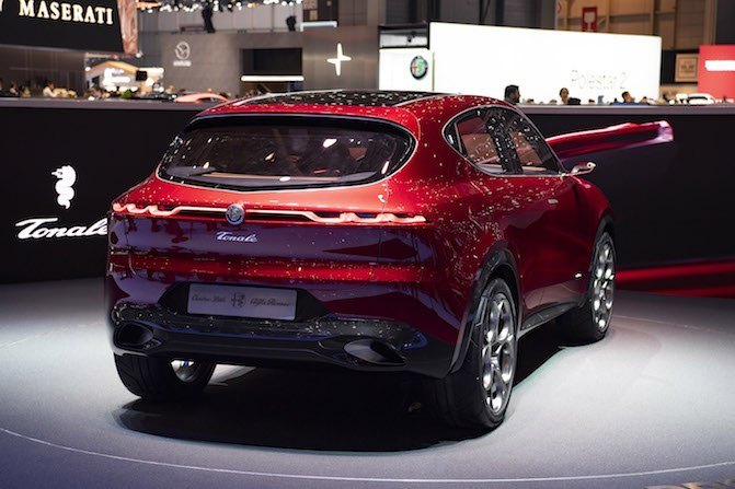 alfa romeo tonale concept is italy s take on a tiny hybrid crossover