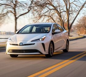 2020 Toyota Prius Gets Apple CarPlay, Safety Tech Standard