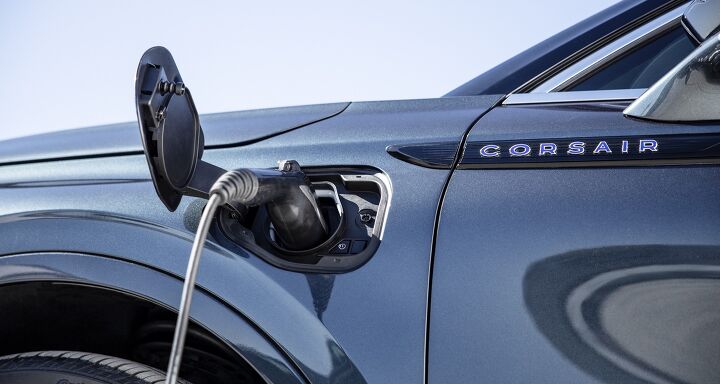 2021 lincoln corsair grand touring adds more plug in power to luxury brand