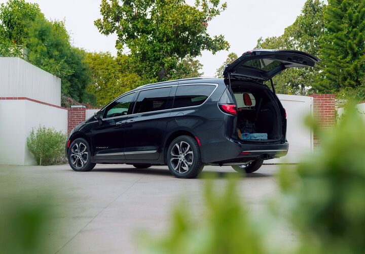 chrysler betting big on 2021 pacifica refresh you can t just sit on your laurels